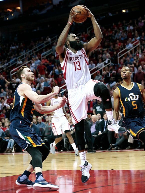 四川队逆转凯尔特人，麦科勒姆扛起全队