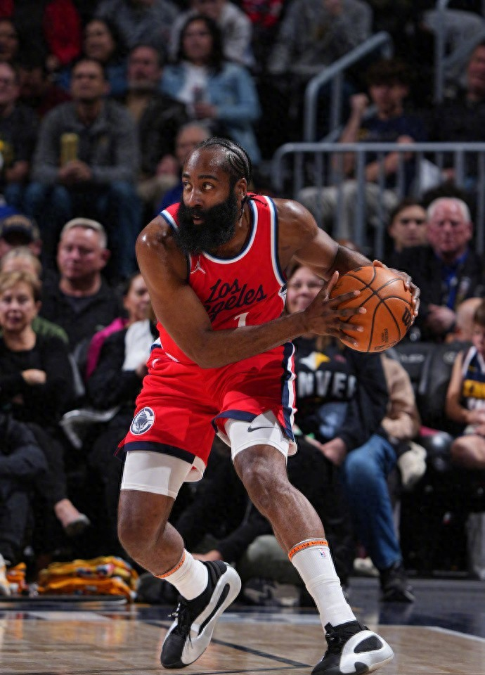 76人逆转掘金，哈登关键制胜