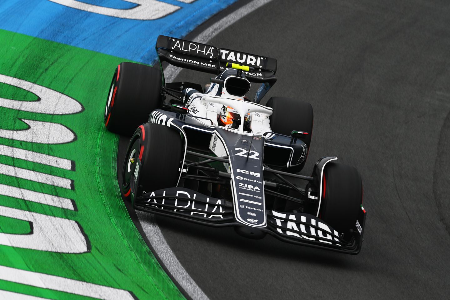 红牛二队绝杀法拉利，皮亚斯特里高光表现