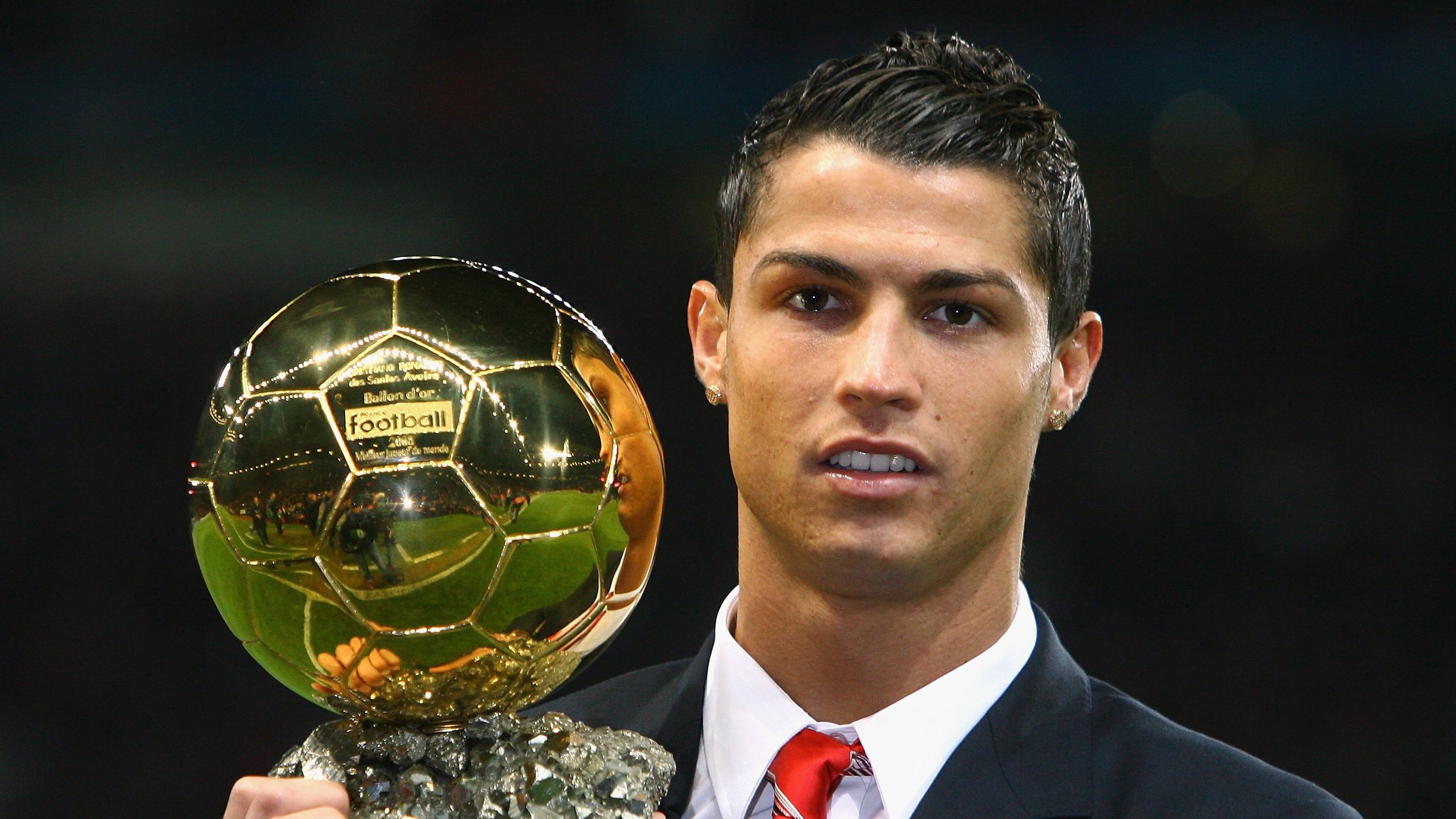 萨拉赫弹雨击穿钢铁防线,京多安导演中场征服战